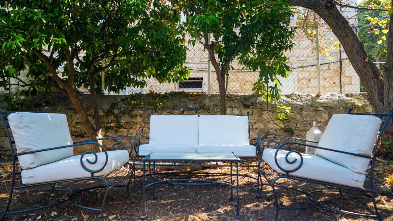 Charming Two-Bed Apartment Orange Garden Sutivan Extérieur photo