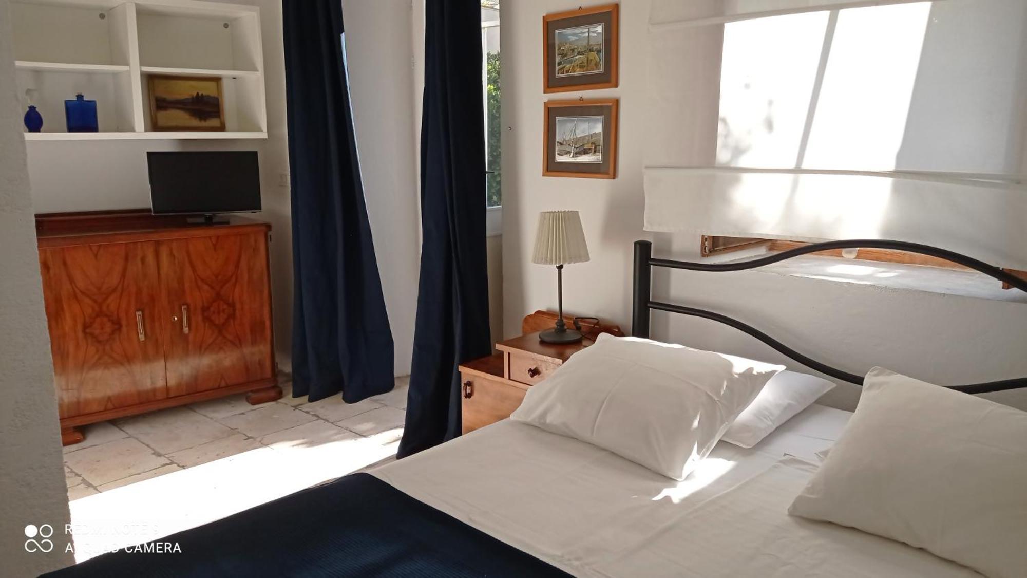 Charming Two-Bed Apartment Orange Garden Sutivan Extérieur photo